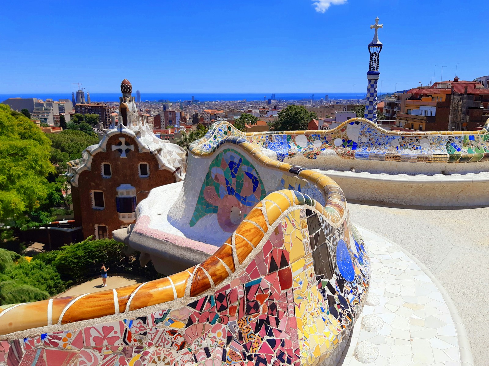 Trencadís: Origen y relación con Gaudí 2 origen del trencadís